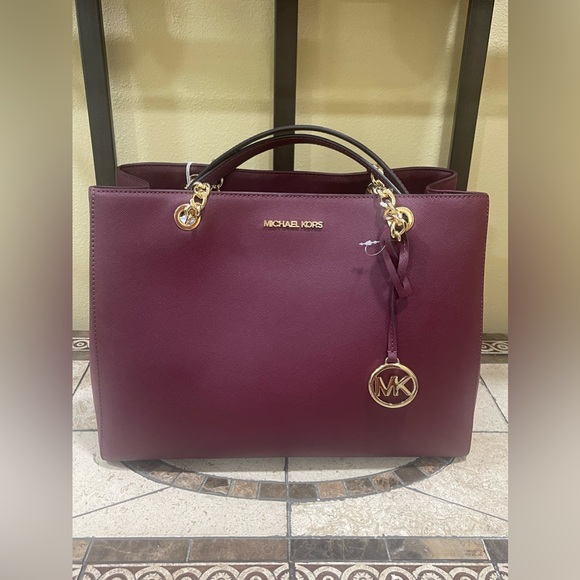 Michael Kors Handbags - Michael Kors Large Susannah EW Tote in Merlot